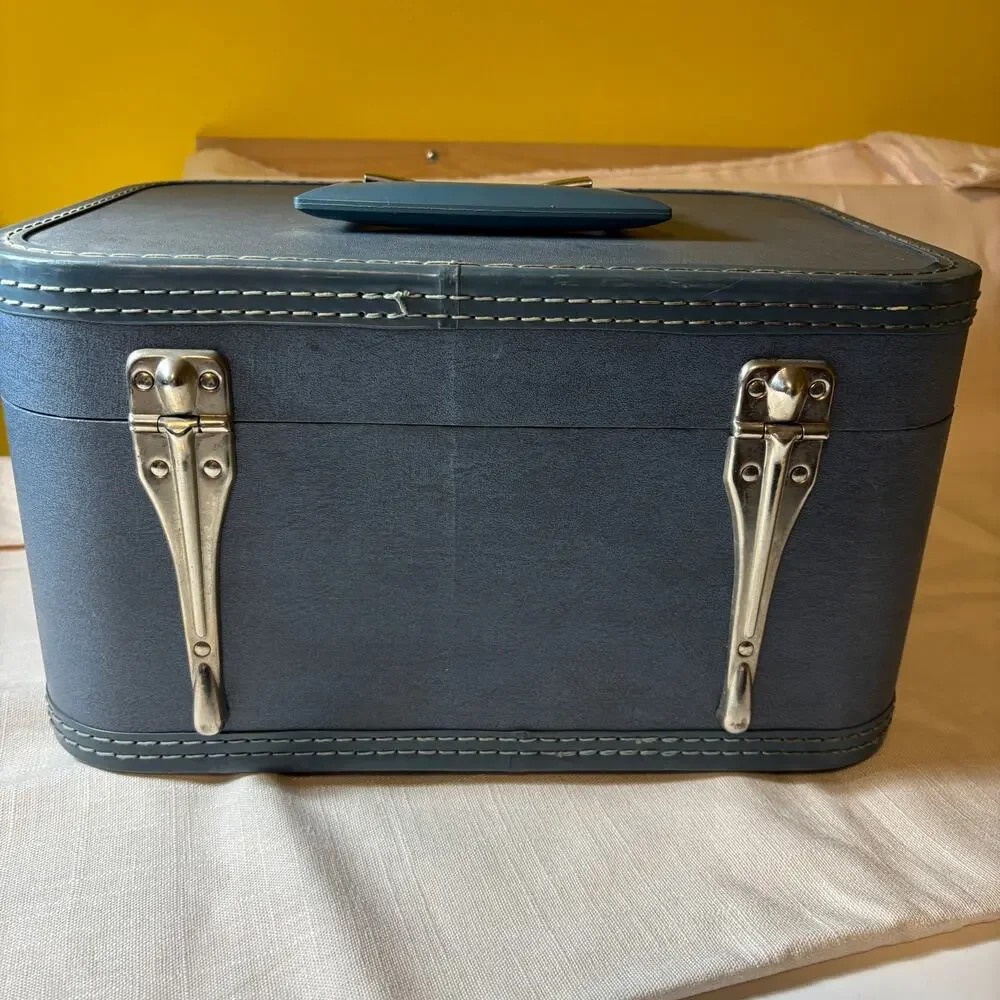Vintage Monarch Blue Train Case Vanity Cosmetic Case Mirror Tray Mid Century